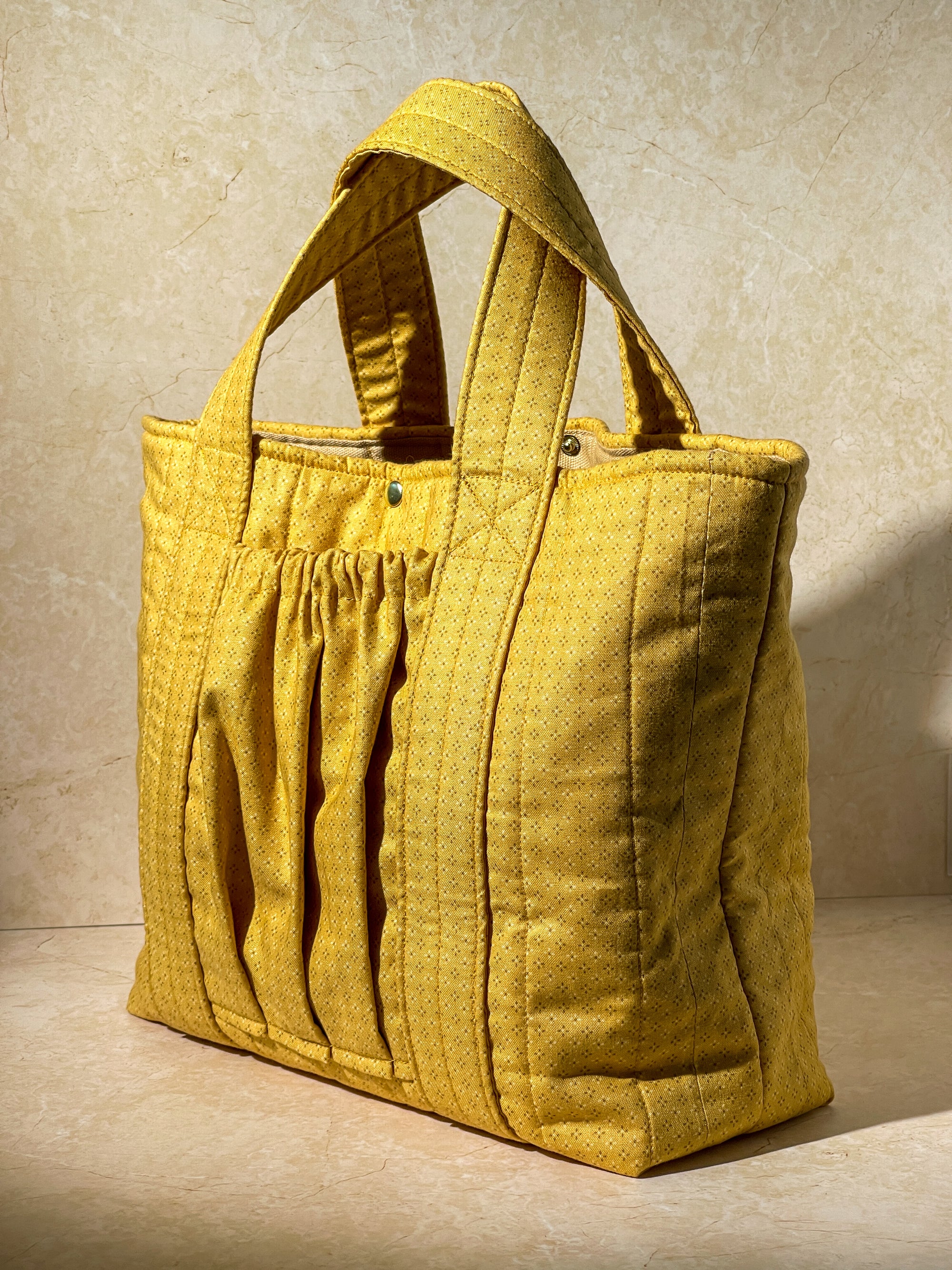 Medium Quilted Tote - Golden Latte
