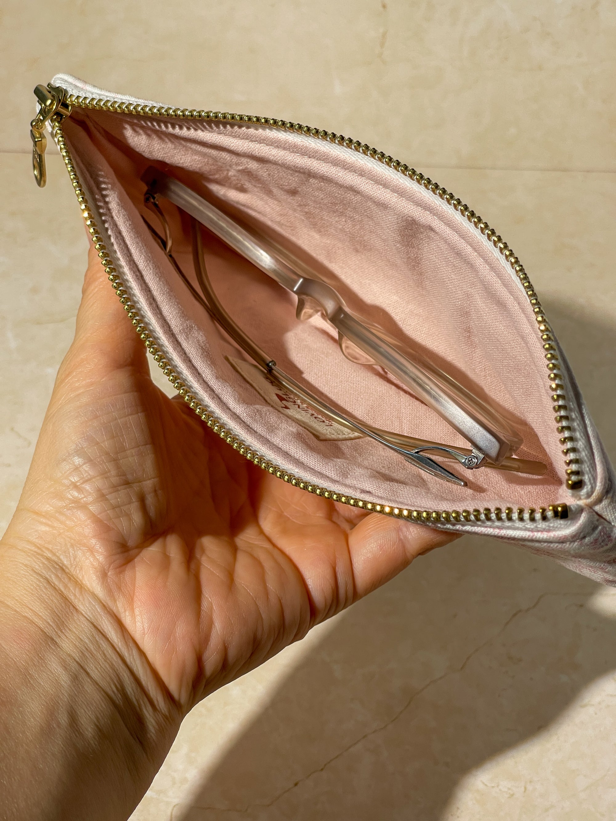 Glasses / Pencil Flat Pouch - Strawberry Cream Latte