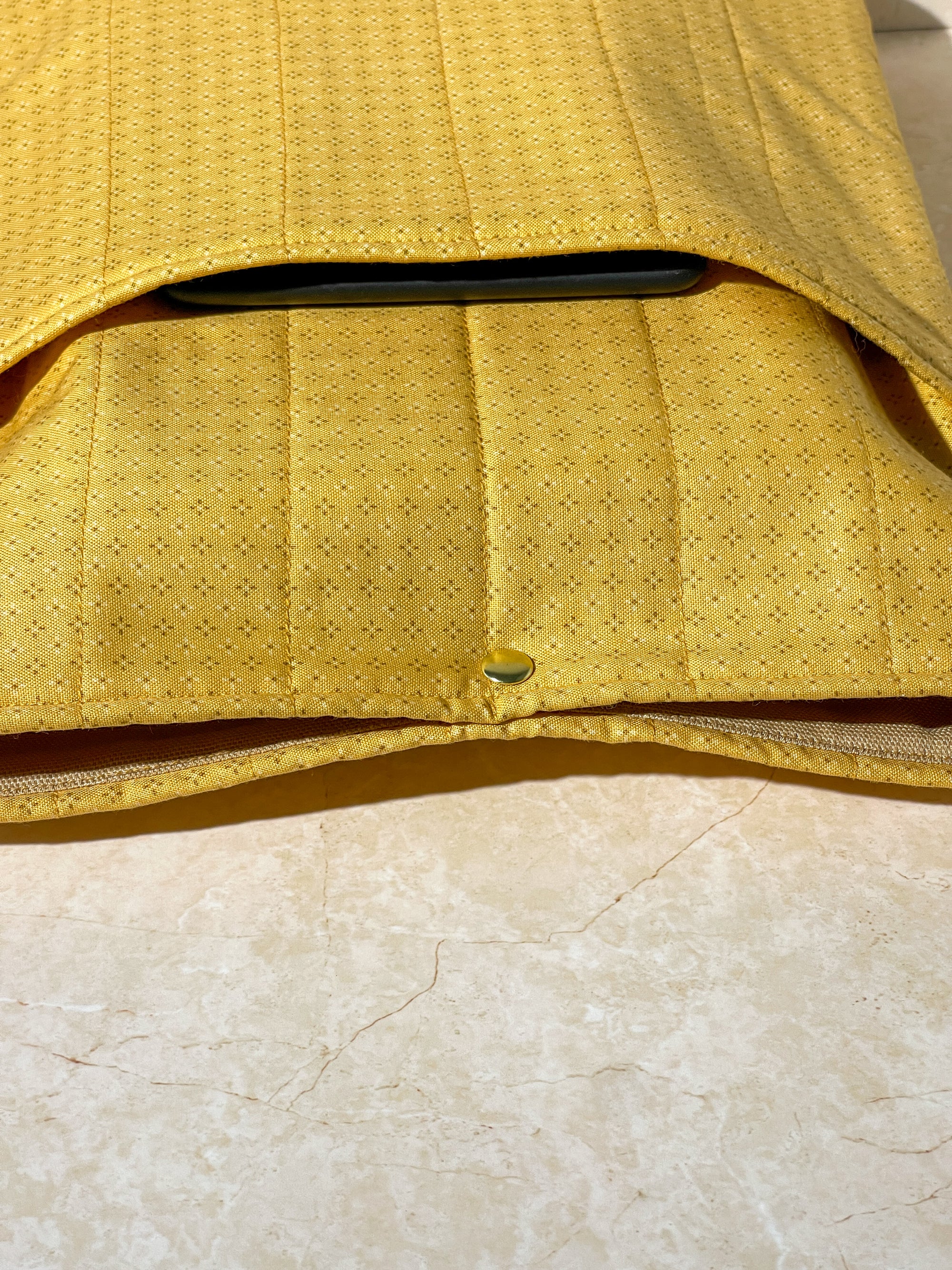 Large Book Sleeve - Golden Latte