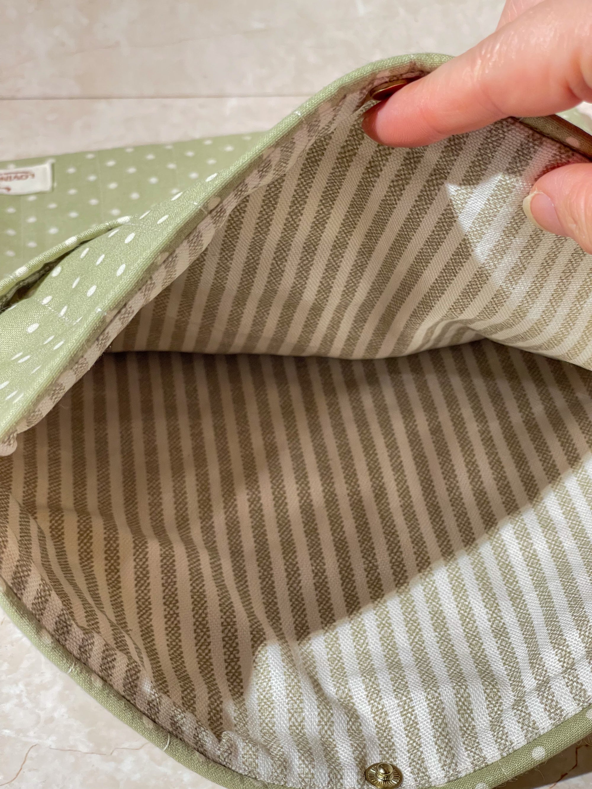 Large Book Sleeve - Avocado Latte