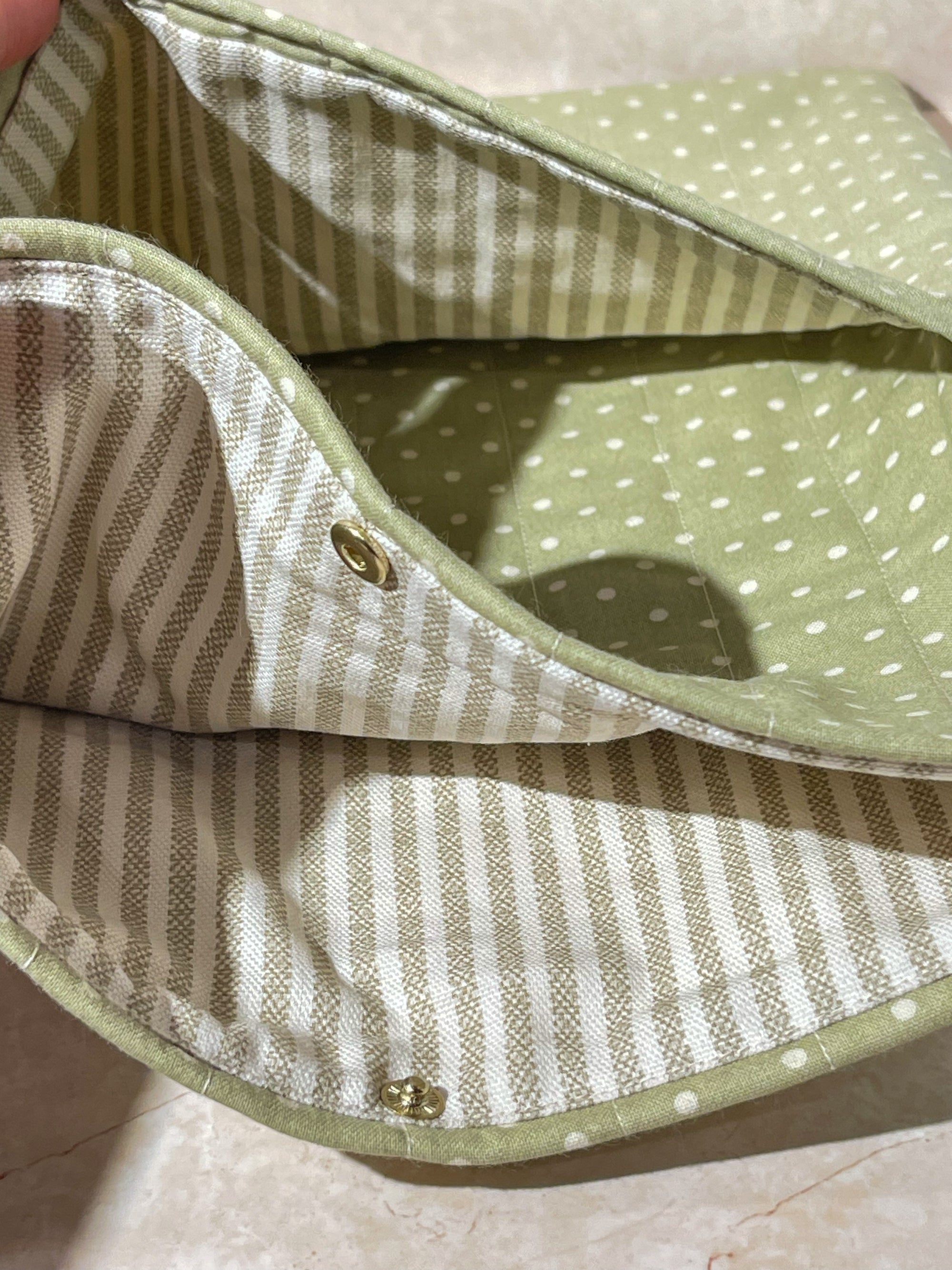 Large Book Sleeve - Avocado Latte