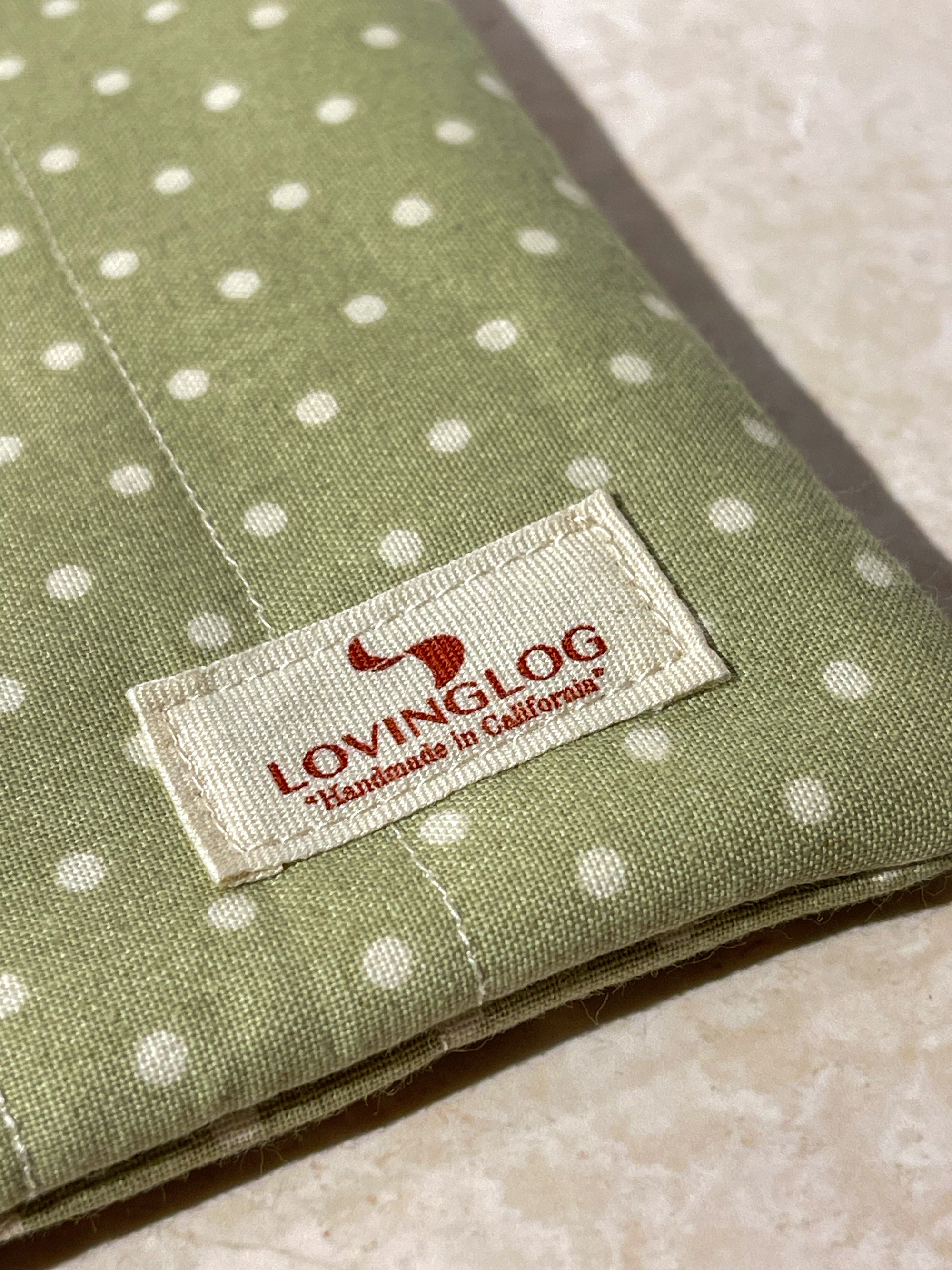 Large Book Sleeve - Avocado Latte