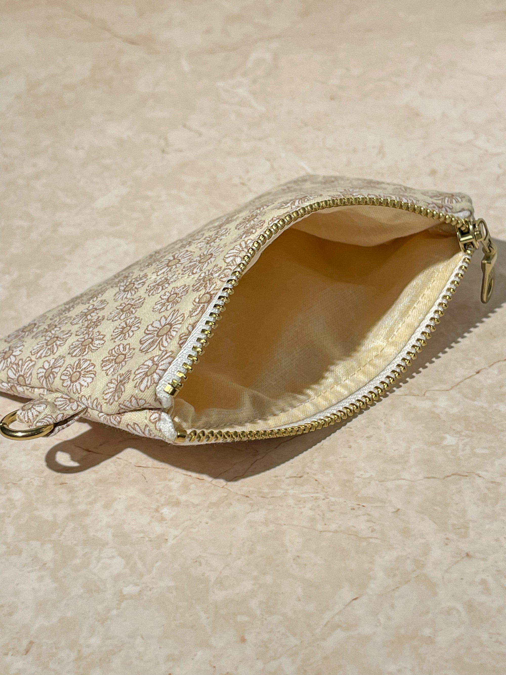Flat Keychain Pouch - Daisy Tea
