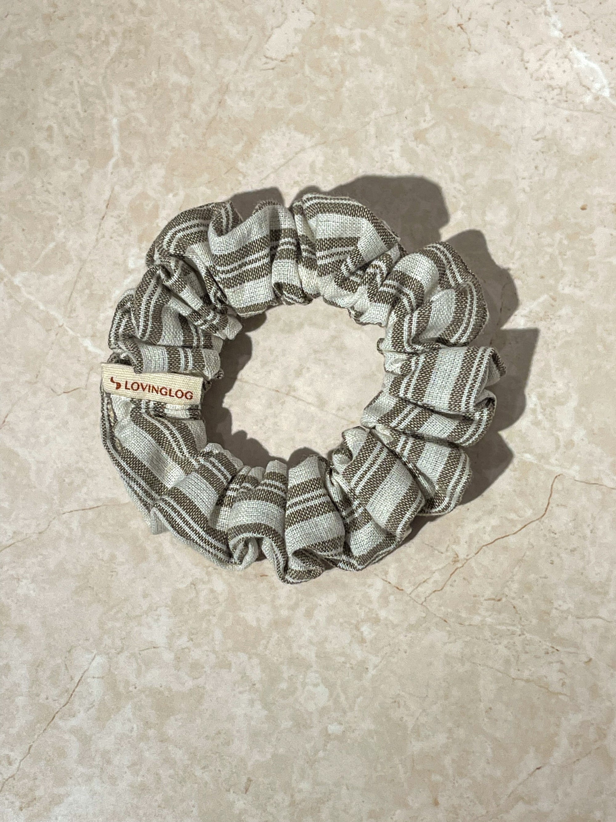 Mini Scrunchie - Black Tea & Cream